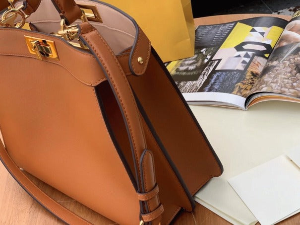 Boutique Quality || Fendi Peekaboo ISeeU Medium Bag In Brown Calfskin