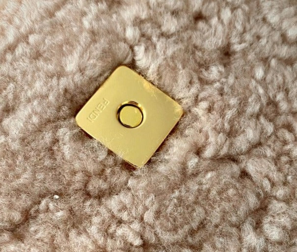 Boutique Quality || Fendi Medium Baguette Bag In Beige