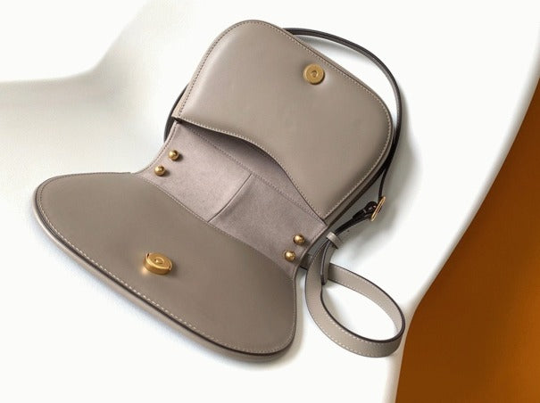 Boutique Quality || Fendi C’mon Medium Bag in Grey