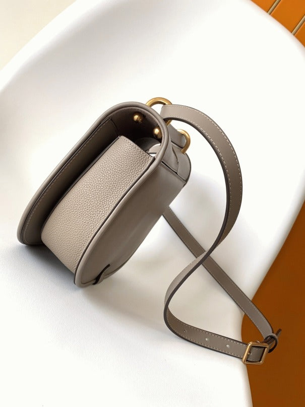 Boutique Quality || Fendi C’mon Medium Bag in Grey