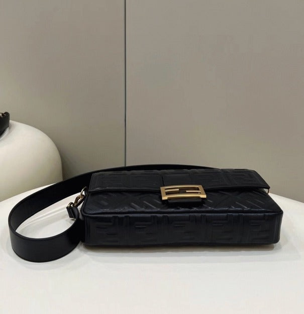 Boutique Quality || Fendi Large Baguette Bag In Black FF