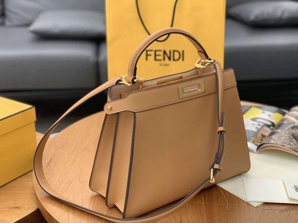 Boutique Quality || Fendi Peekaboo ISeeU Medium Bag In Beige Calfskin