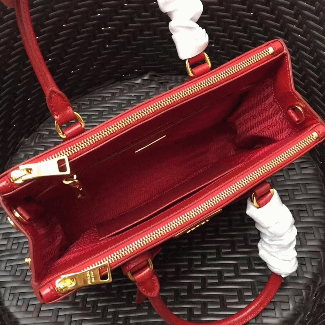 Boutique Quality || Prada Red Galleria Medium Bag