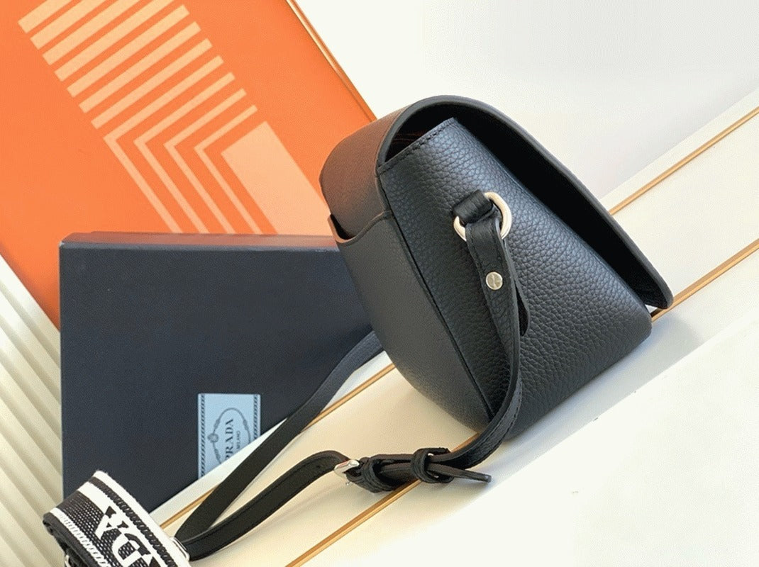 Boutique Quality || Prada Flap Shoulder Bag Knockoff in Black