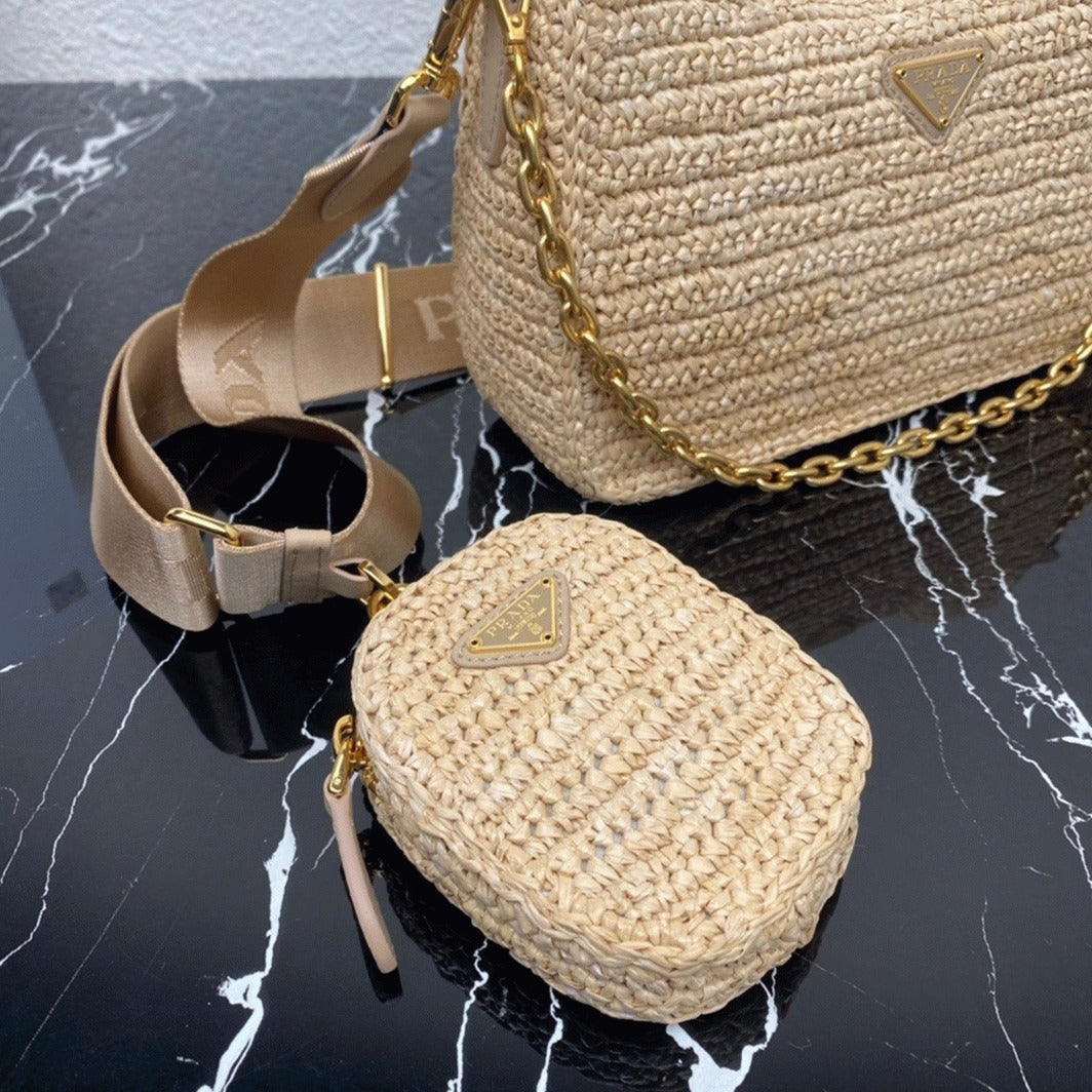 Boutique Quality || Prada Re-Edition Shoulder Bag in Beige