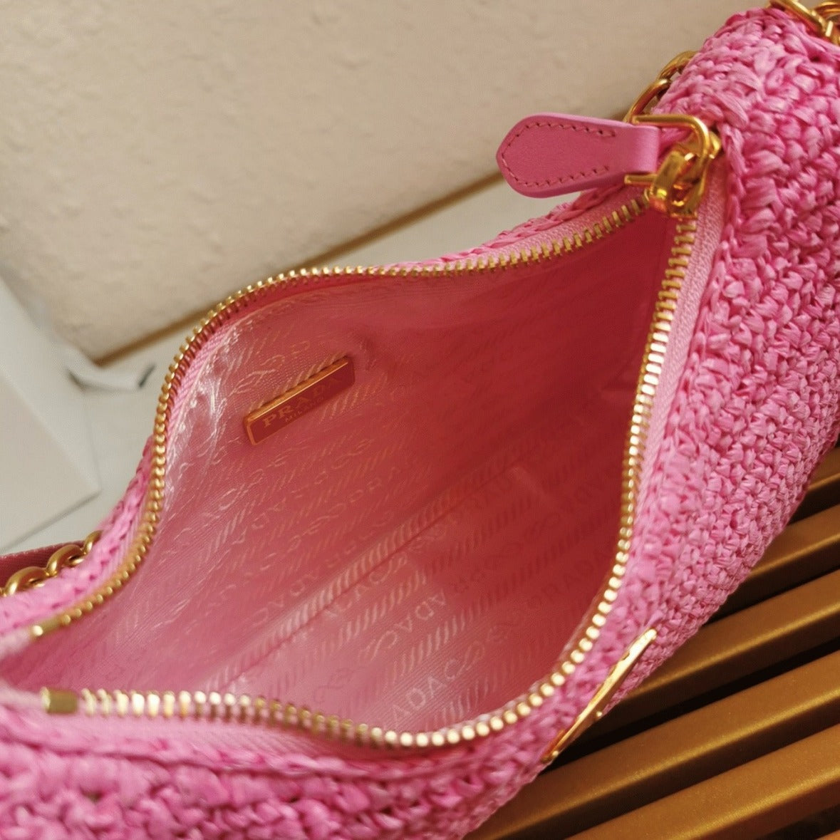 Boutique Quality || Prada Re-Edition Shoulder Bag in Pink