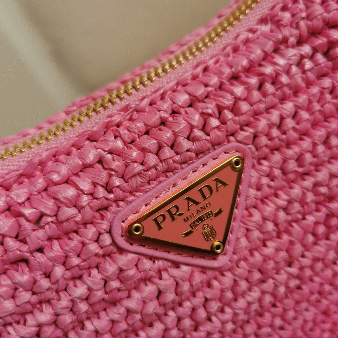 Boutique Quality || Prada Re-Edition Shoulder Bag in Pink