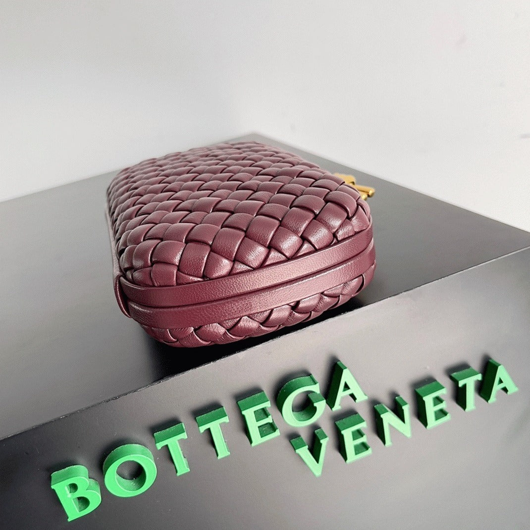 Boutique Quality || Bottega Veneta Knot Minaudiere Clutch Bordeaux
