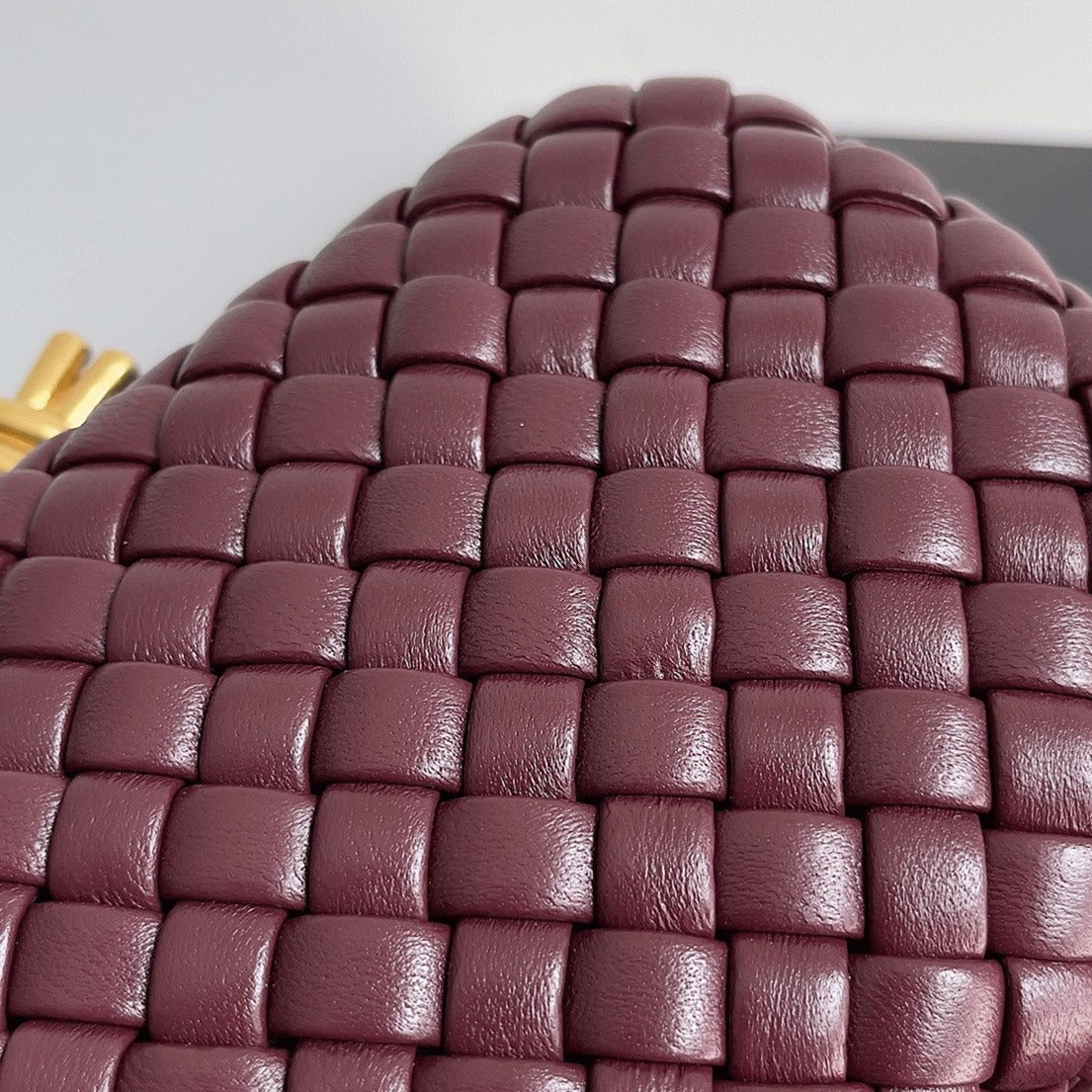 Boutique Quality || Bottega Veneta Knot Minaudiere Clutch Bordeaux