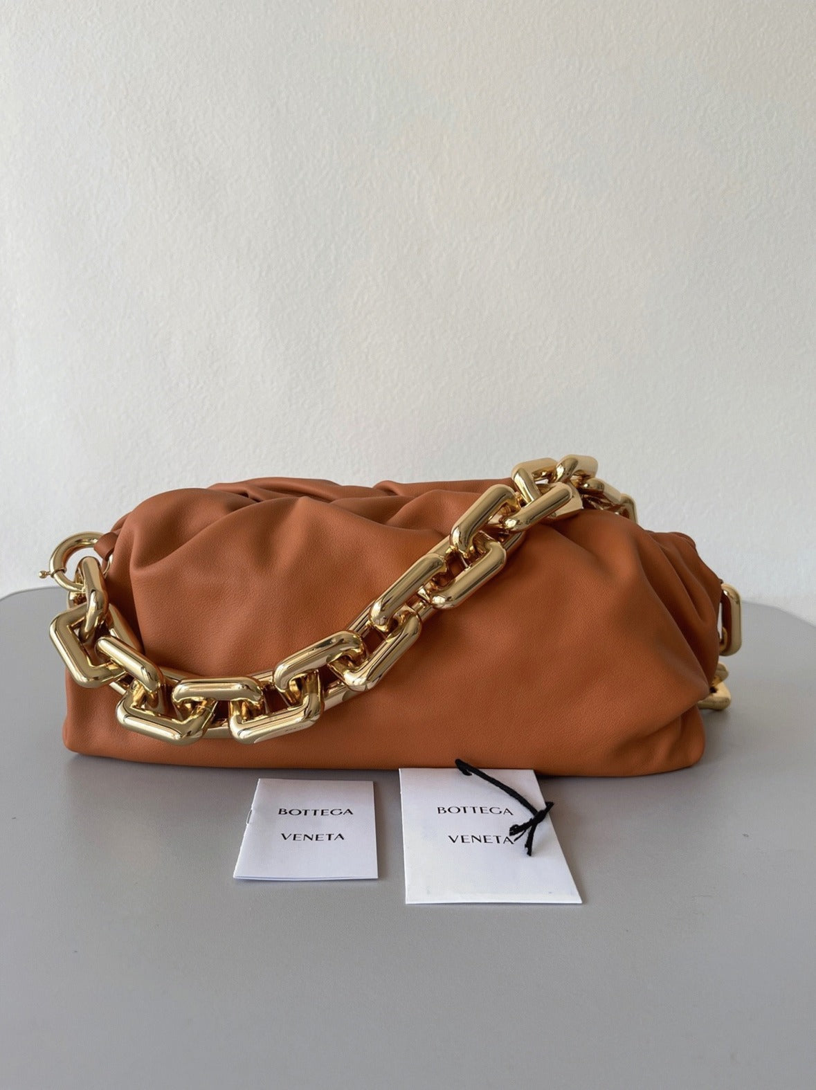 Boutique Quality || Bottega Veneta The Chain Pouch Bag Clay