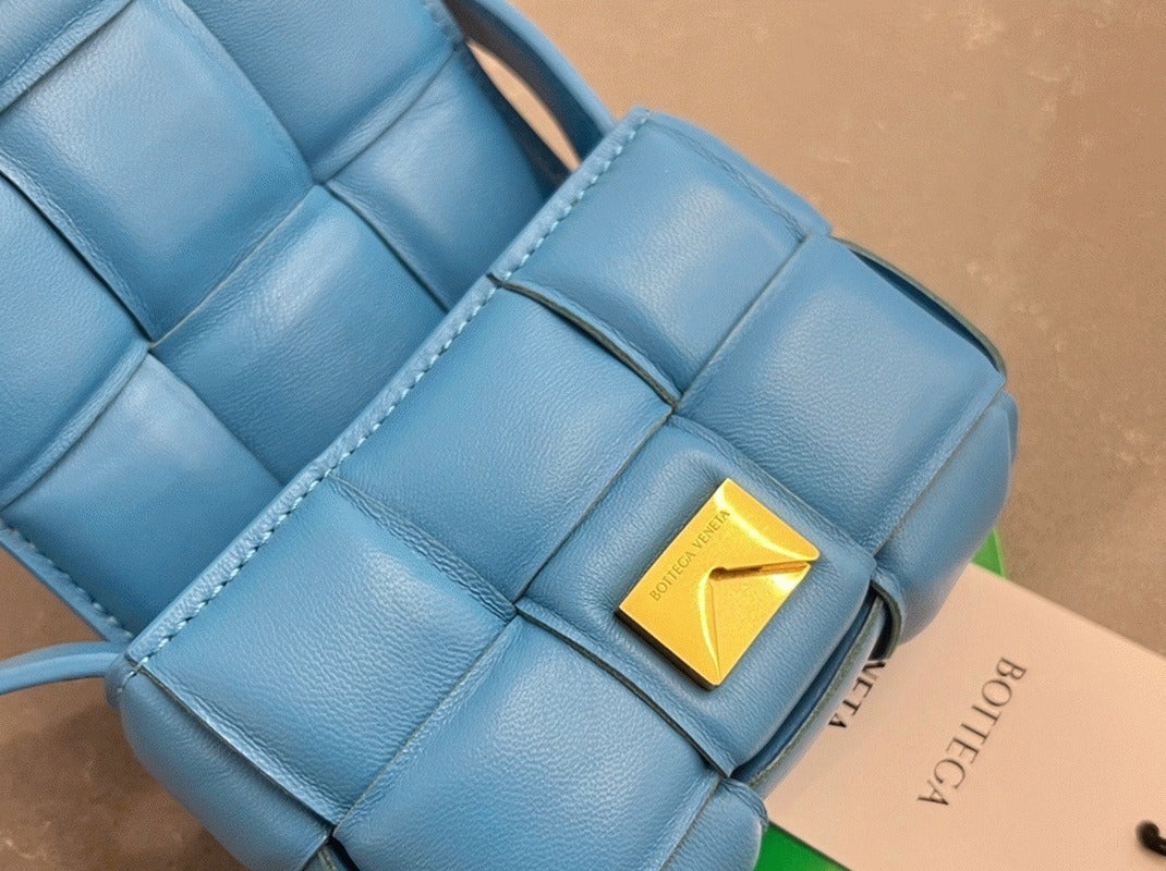 Boutique Quality || Bottega Veneta Candy Padded Cassette Bag In Pool