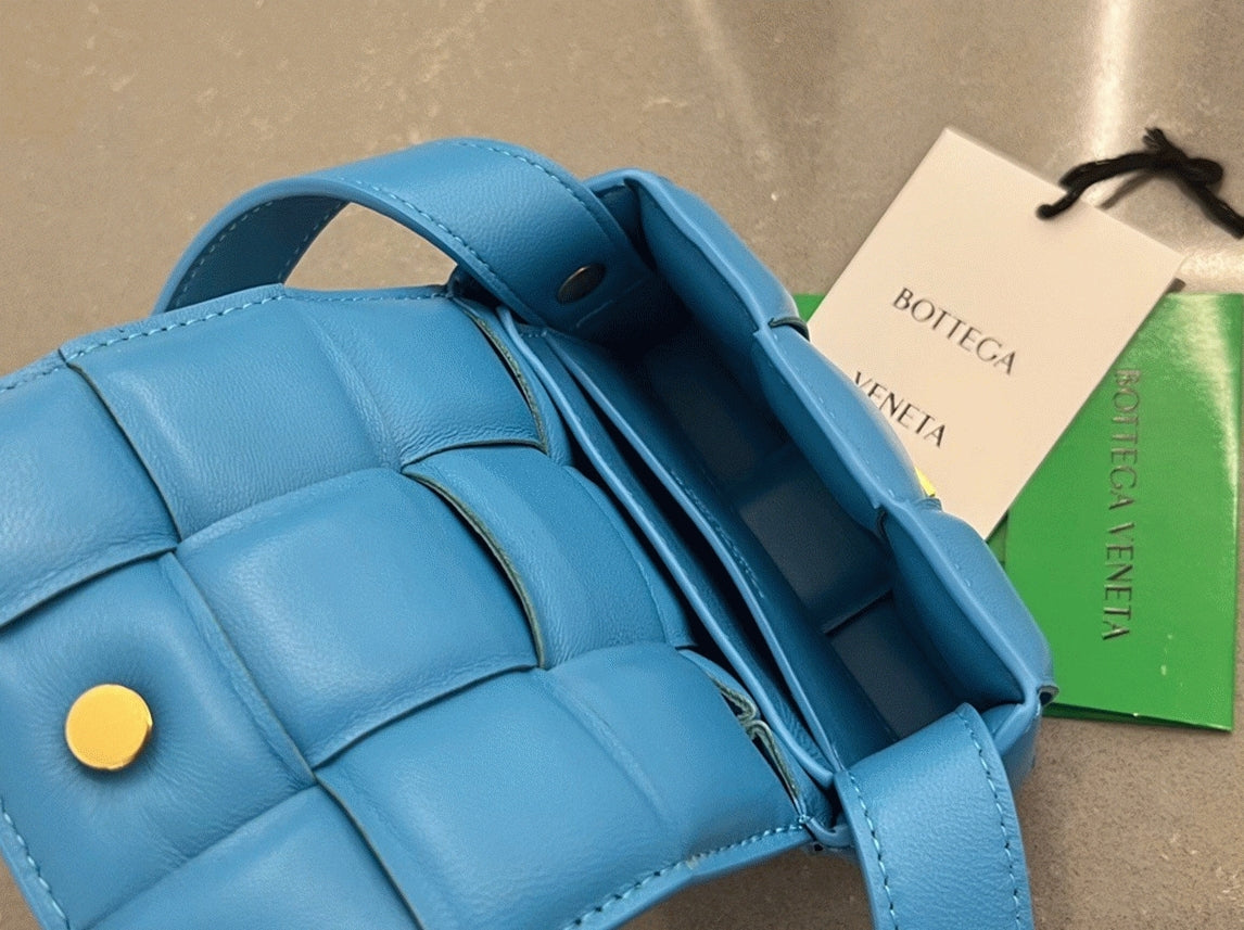 Boutique Quality || Bottega Veneta Candy Padded Cassette Bag In Pool