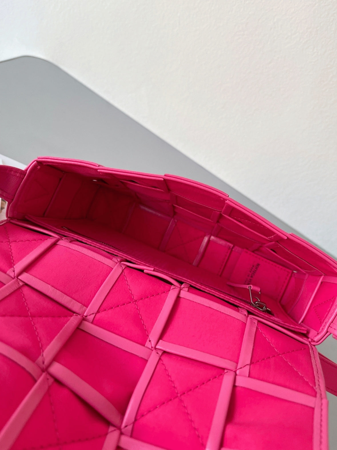 Boutique Quality || Bottega Veneta Cassette Bag In Lollipop