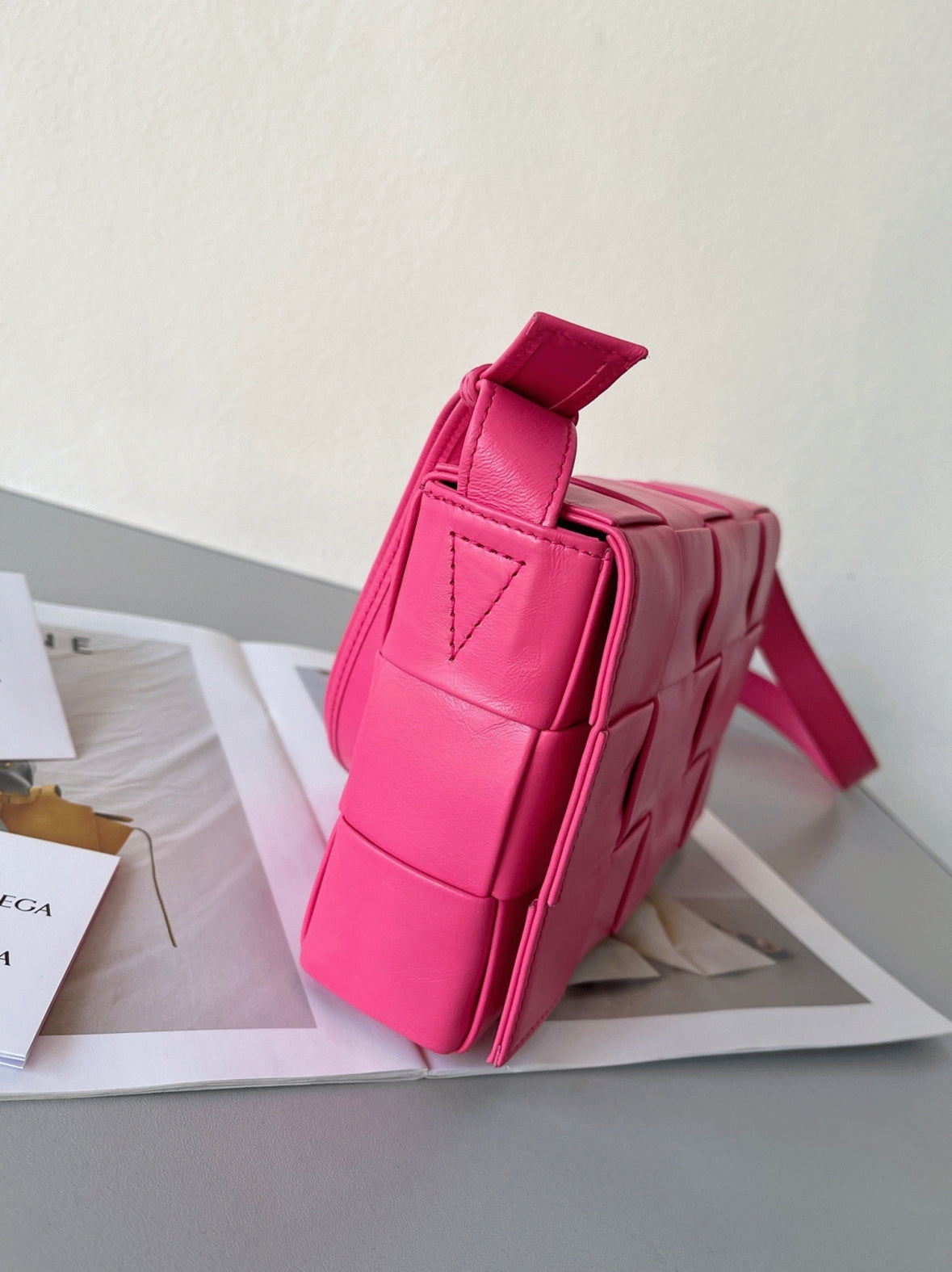 Boutique Quality || Bottega Veneta Cassette Bag In Lollipop