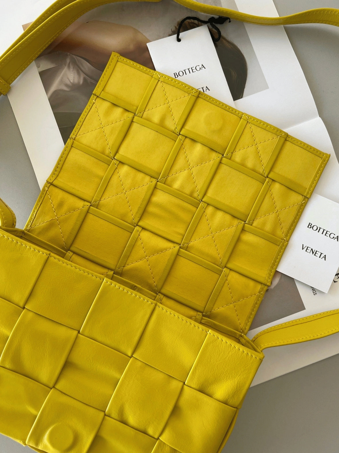 Boutique Quality || Bottega Veneta Cassette Bag In Yellow