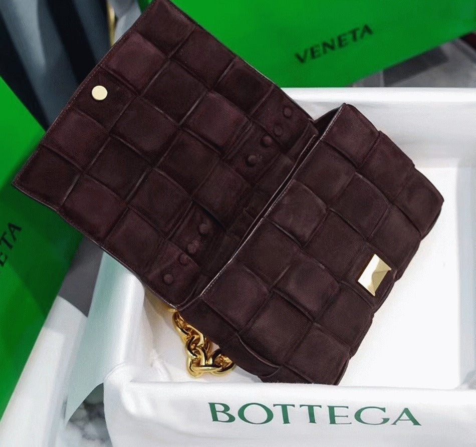 Boutique Quality || Bottega Veneta Chain Cassette Bag In Fondant