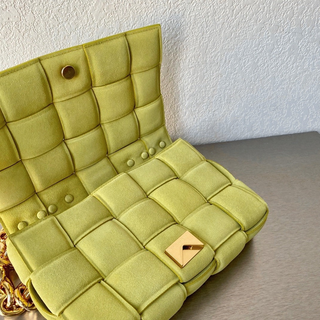 Boutique Quality || Bottega Veneta Chain Cassette Bag In Kiwi