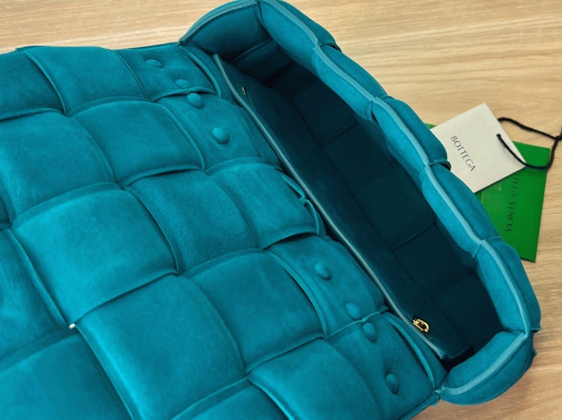 Boutique Quality || Bottega Veneta Chain Cassette Bag In Blaster