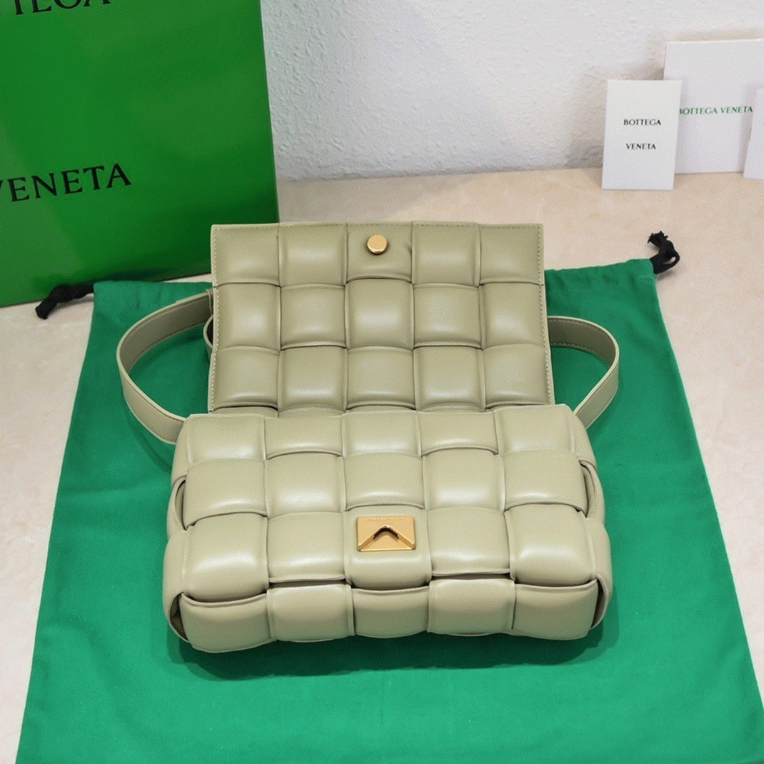 Boutique Quality || Bottega Veneta Padded Cassette Bag In Travertine