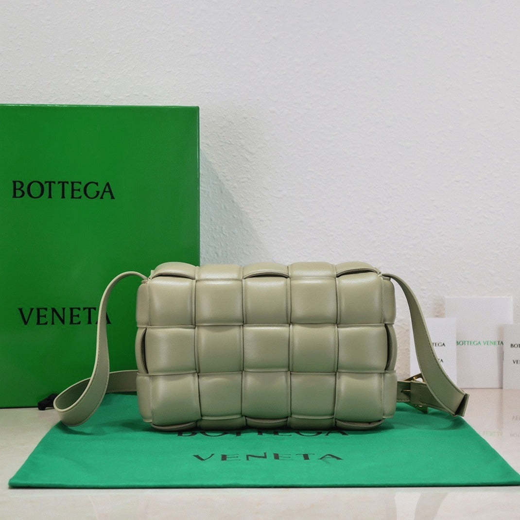 Boutique Quality || Bottega Veneta Padded Cassette Bag In Travertine