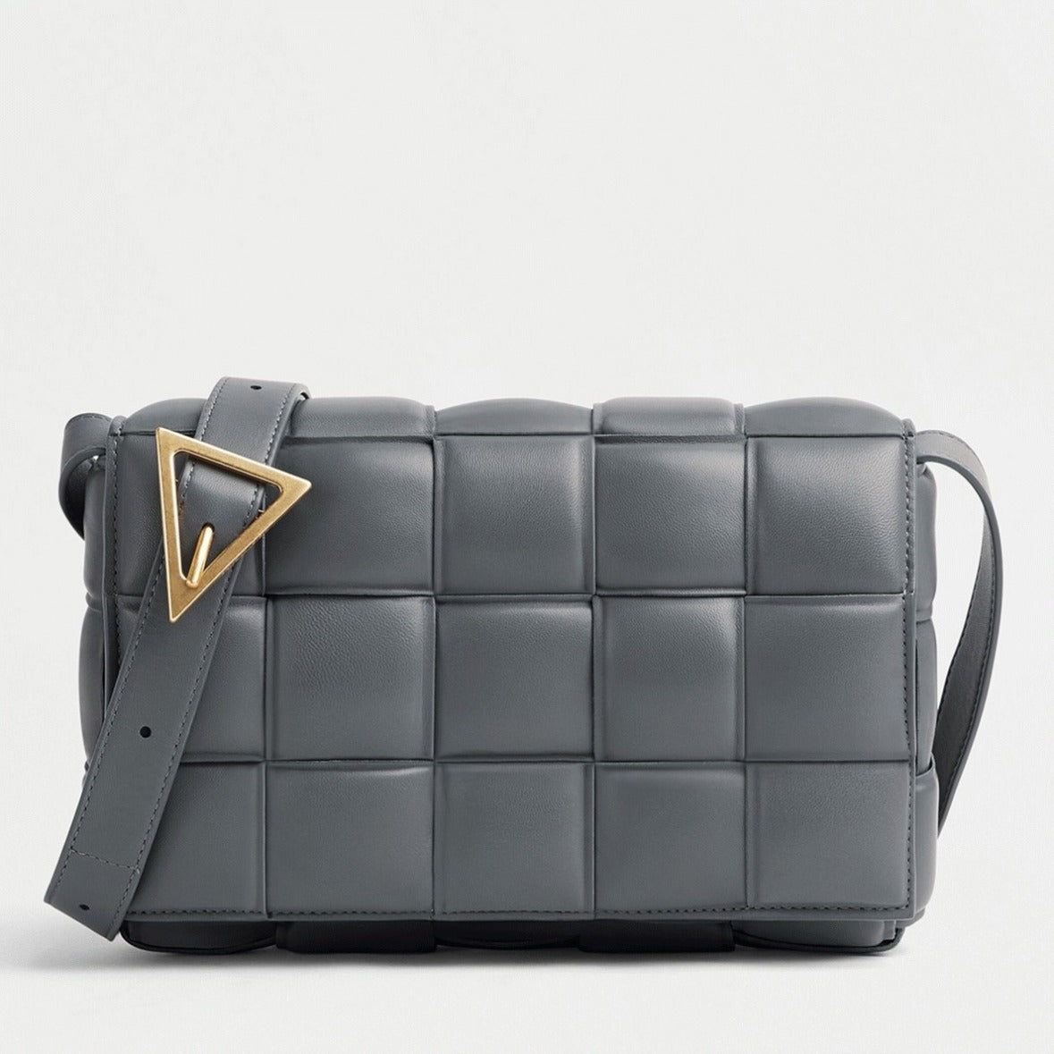 Boutique Quality || Bottega Veneta Padded Cassette Bag In Thunder