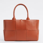 Boutique Quality || Bottega Veneta Arco Small Tote Maple