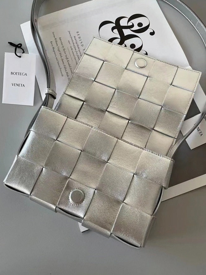 Boutique Quality || Bottega Veneta Cassette Bag In Silver