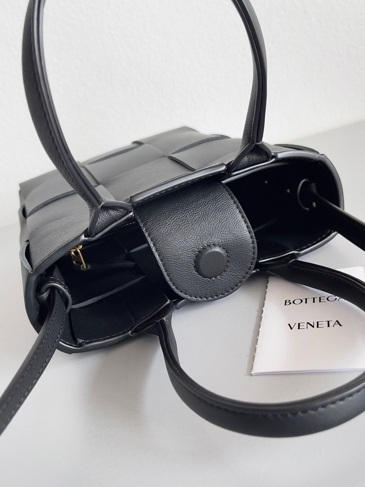 Boutique Quality || Bottega Veneta Cassette Mini Tote Bag Black