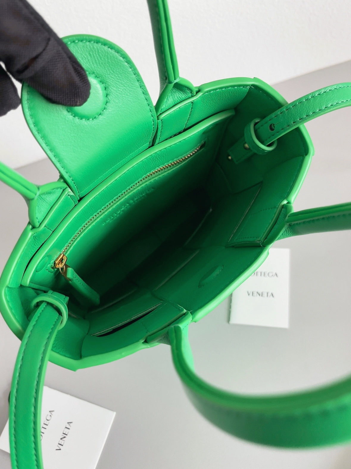 Boutique Quality || Bottega Veneta Cassette Mini Tote Bag Parakeet