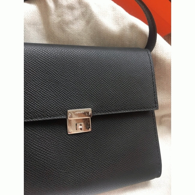 Boutique Quality || Black Hermes Clic wallet with strap