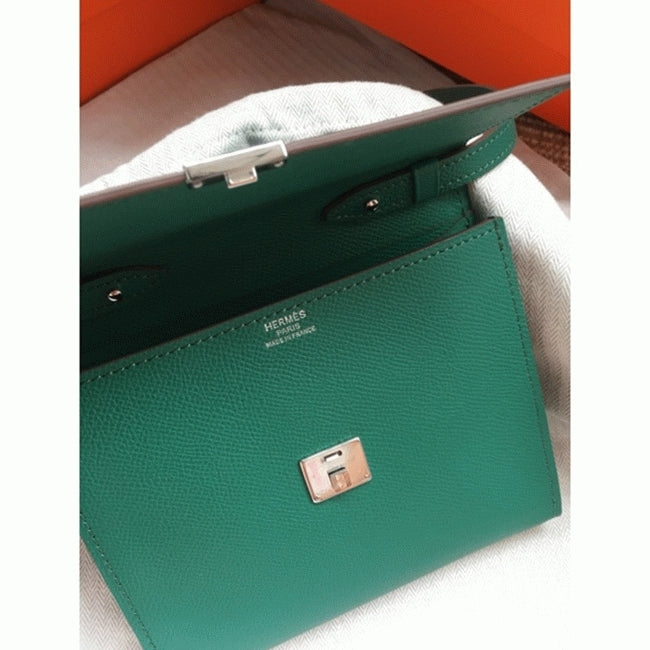 Boutique Quality || Green designer Hermes Clic wallet with strap
