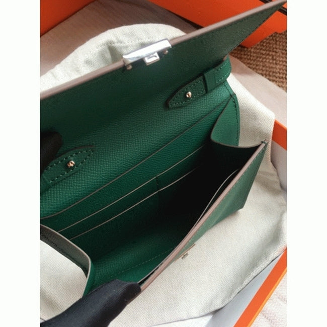 Boutique Quality || Green designer Hermes Clic wallet with strap