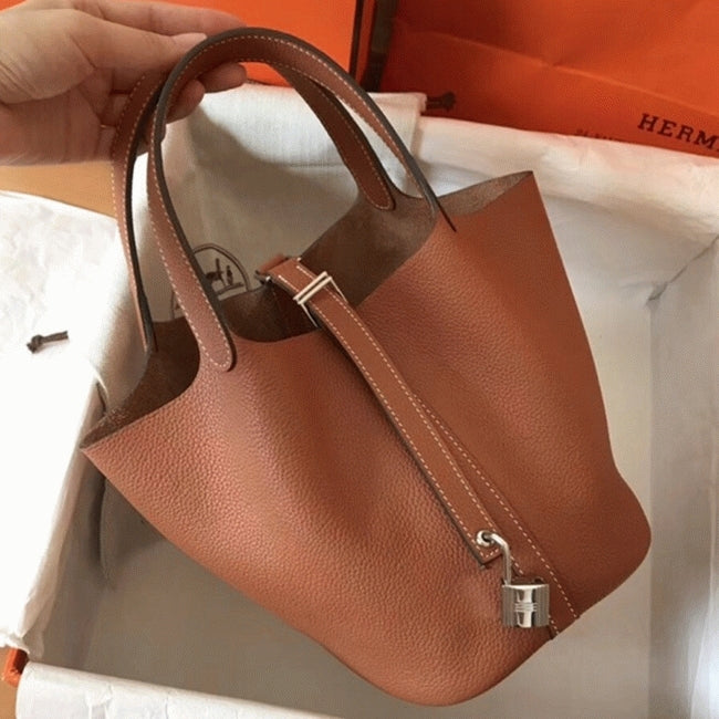 Boutique Quality || Gold Hermes Picotin Lock 18cm handbag