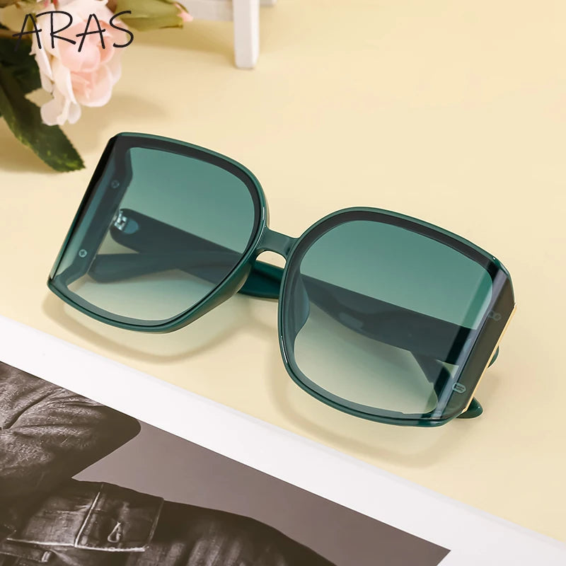 Oversized Curved Sunglass