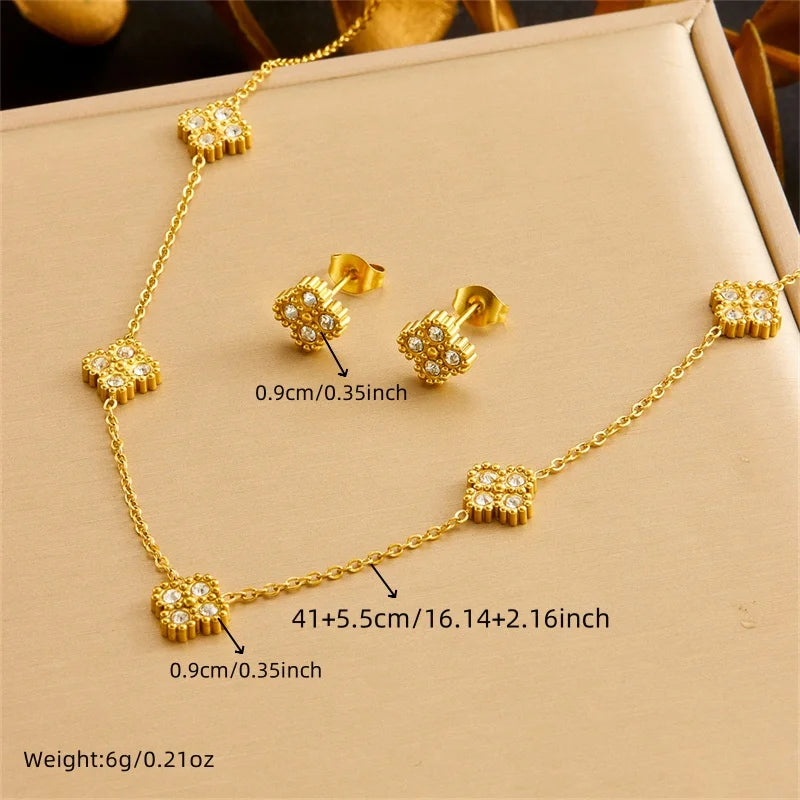 Zircon Cylinder 4-Leaf Flower Necklace