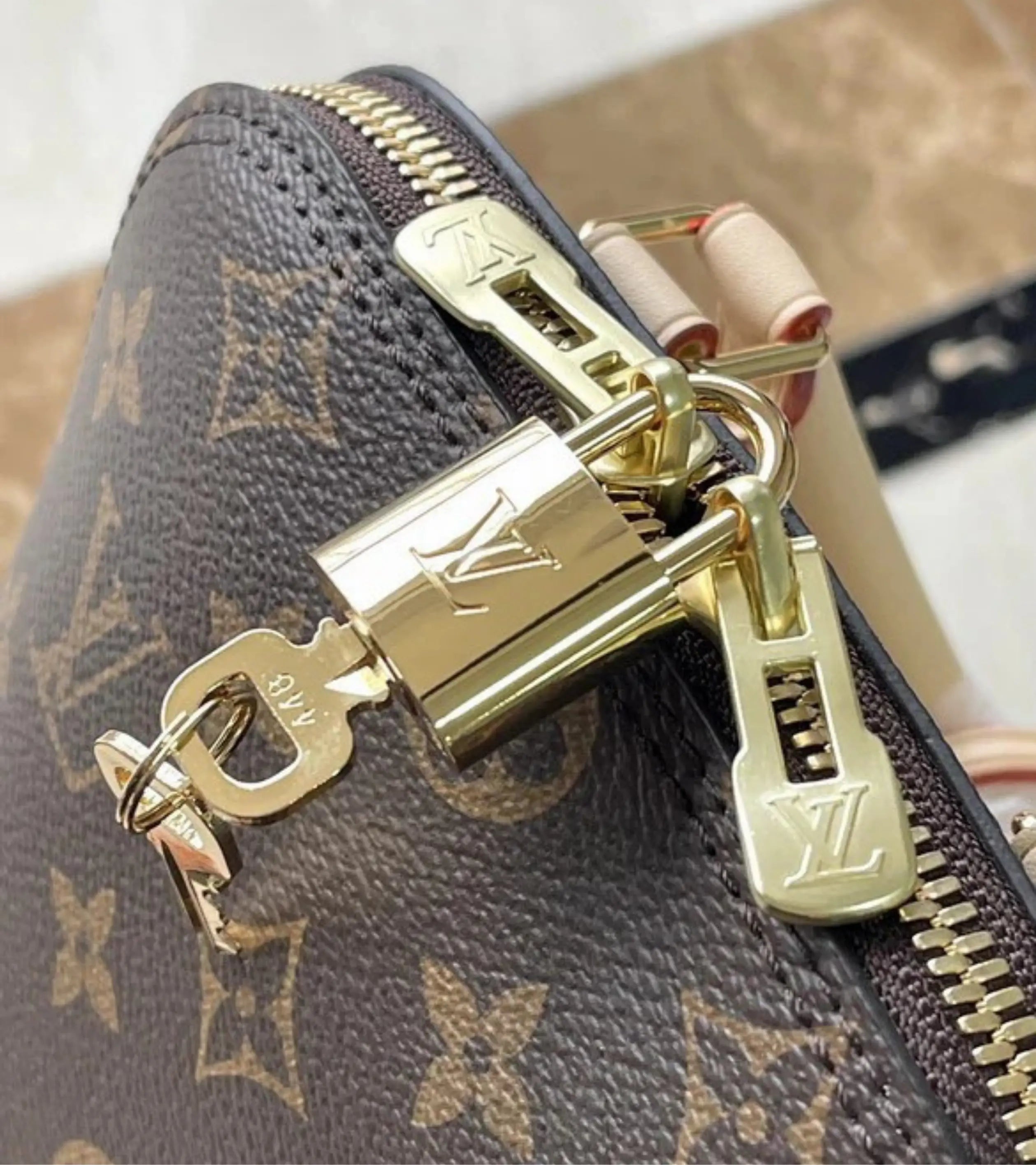 Alma || M47132 || High Quality Handbag