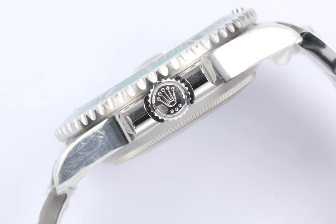 Rolex Submariner Date