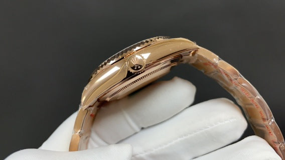 Rolex Oyster Perpetual Sky-Dweller 42 mm