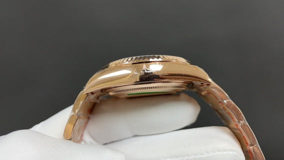 Rolex Oyster Perpetual Sky-Dweller 42 mm